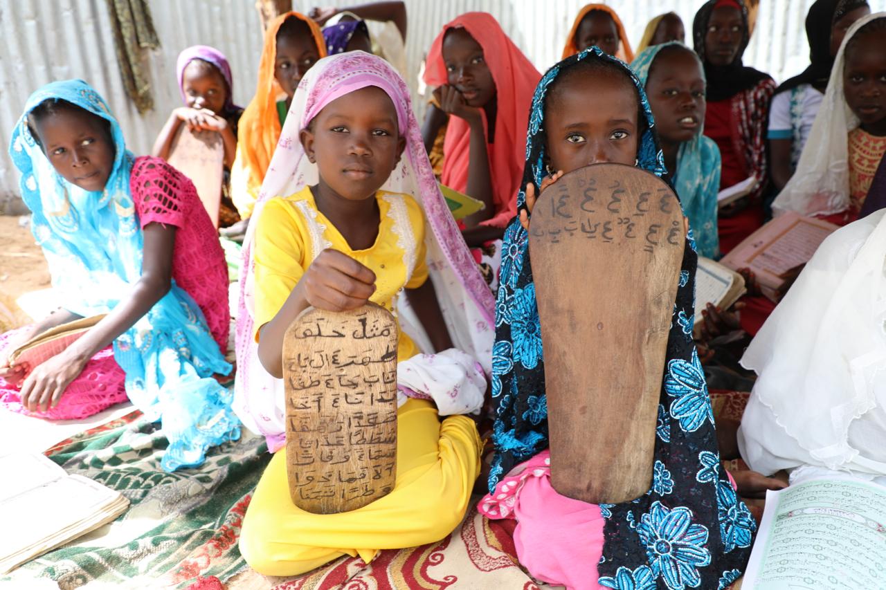 مدرسة أون بلان (مدرسة ابتدائية نموذجيه لـ 180 طالب تتكون من 6 فصول بالاضافة الى بئر كهربائي وساحة العاب